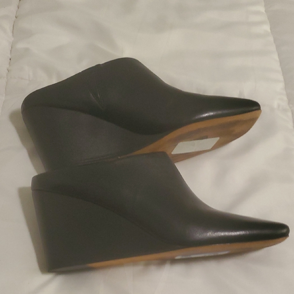 Vince Black Leather Slip-On Loafers Wedge - Picture 4 of 10